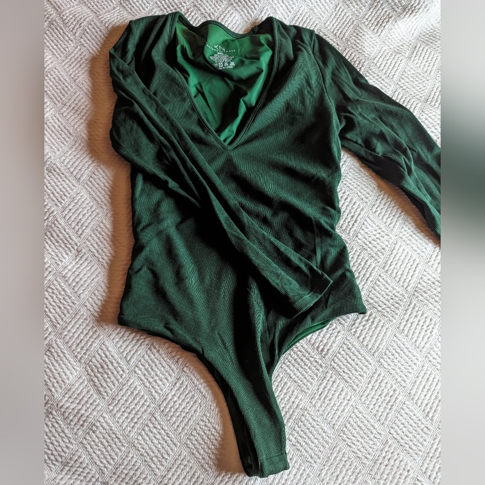 Klassy Network Brami Deep V Body suit Jewel tone Green 2XL